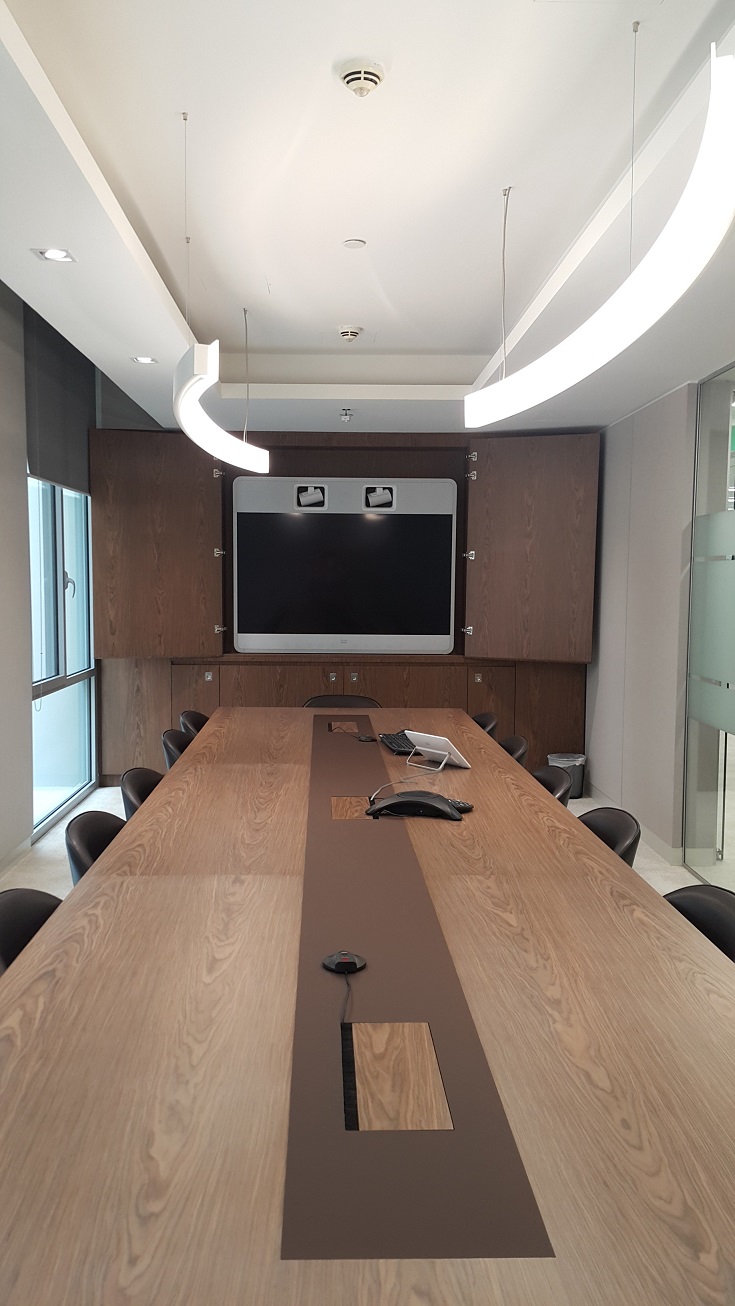 Pitect – Boardroom with curved cove ceiling