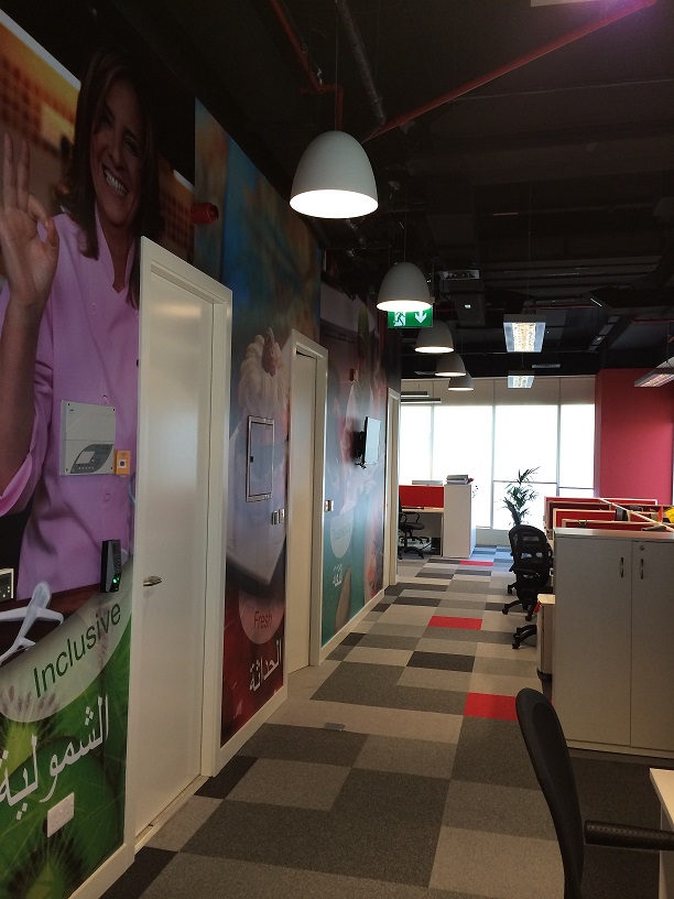 Discovery Channel – Corridor with brand imagery