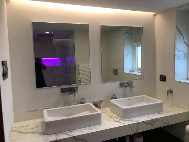 Juhu – Mumbai – Double-basin bathroom vanity