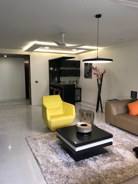 Juhu – Mumbai – Living room with tray ceiling