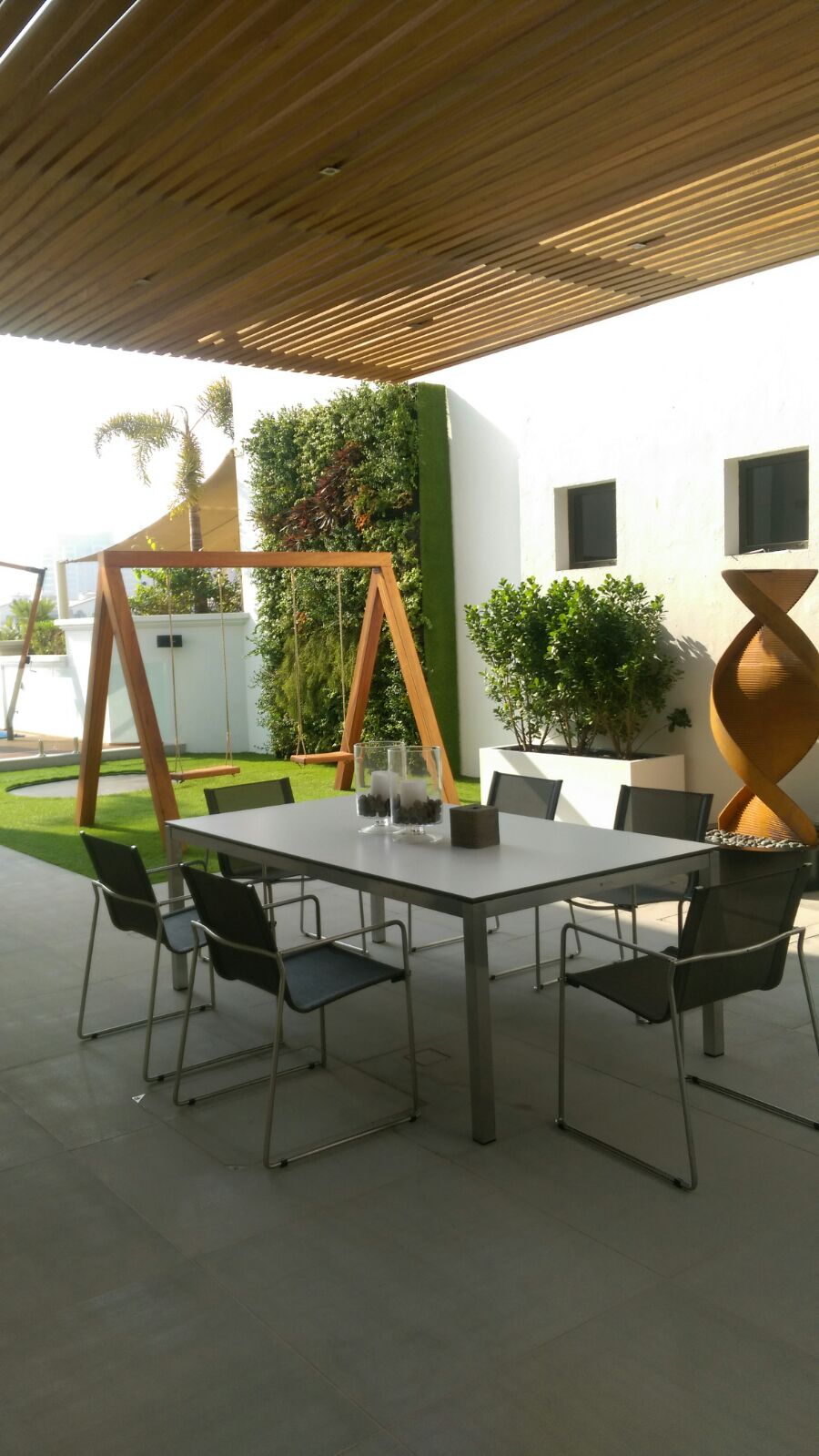 Palm Villa B97 – Outdoor dining terrace